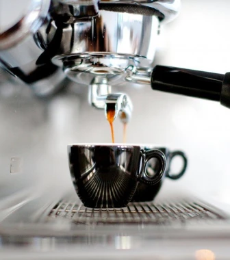 Siebträgermaschine vs. Kaffeevollautomat: Tipps & Vergleich