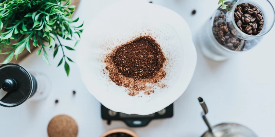 Kaffeesatz weiterverwenden – 8 Dinge, die ihr mit eurem Kaffeesatz machen könnt!