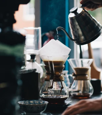 Pour over Kaffee: Zubereitung, Tipps & Tricks für perfekten Geschmack
